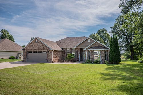 828 Mckinsey Pl, Moberly, MO, 65270-2095 | Card Image