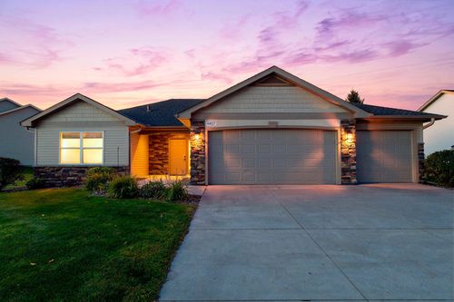 6817 90th Ave N, Brooklyn Park, MN, 55445-3260 | Card Image