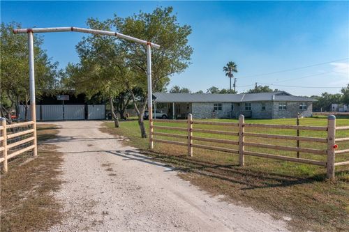 372 E Fm 771, Riviera, TX, 78379-3587 | Card Image