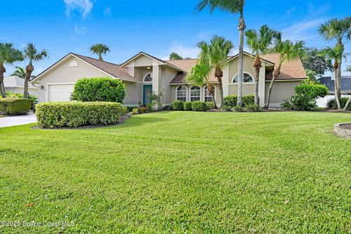 560 Spring Lake Dr, Melbourne, FL, 32940-1956 | Card Image