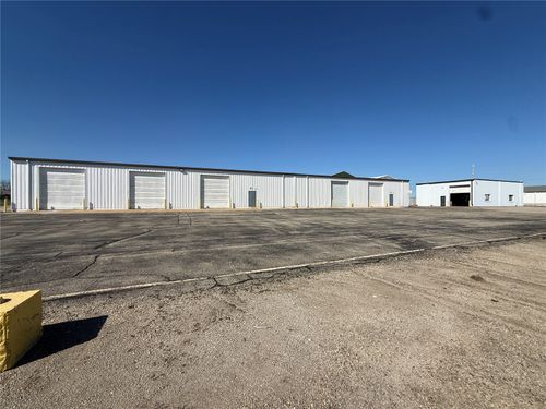 bldg-c-200 35th St, Marion, IA, 52302-3812 | Card Image
