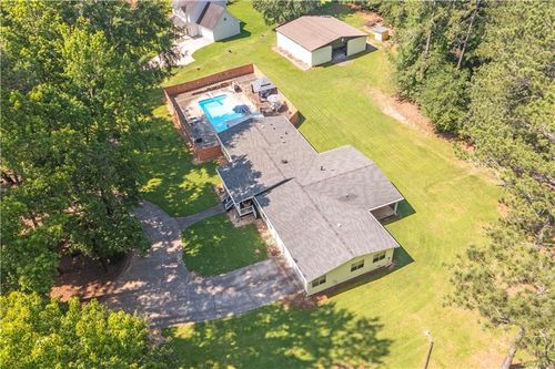 8065 Norris Lake Rd, Snellville, GA, 30039-5761 | Card Image