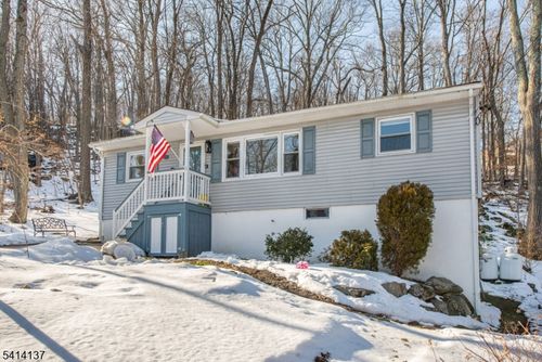 17 Valley View Rd, Vernon, NJ, 07462-3450 | Card Image