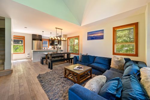 4-4661 Blackcomb Way, Whistler, BC, V8E0Z1 | Card Image