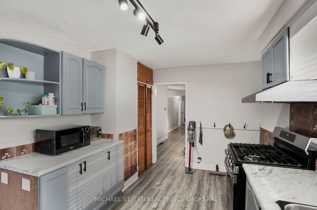 64 First Rd W, House other with 5 bedrooms, 2 bathrooms and 8 parking in Stoney Creek ON | Image 16