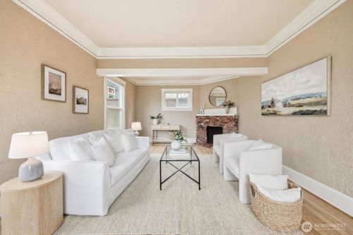 209 W Mcgraw St, Seattle, WA, 98119-2647 | Card Image