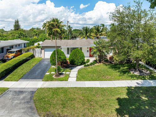 8761 Ridgeland Dr, Cutler Bay, FL, 33157-7133 | Card Image