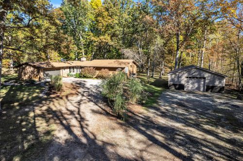 7400 Dexter Townhall Rd, Dexter, MI, 48130-9568 | Card Image