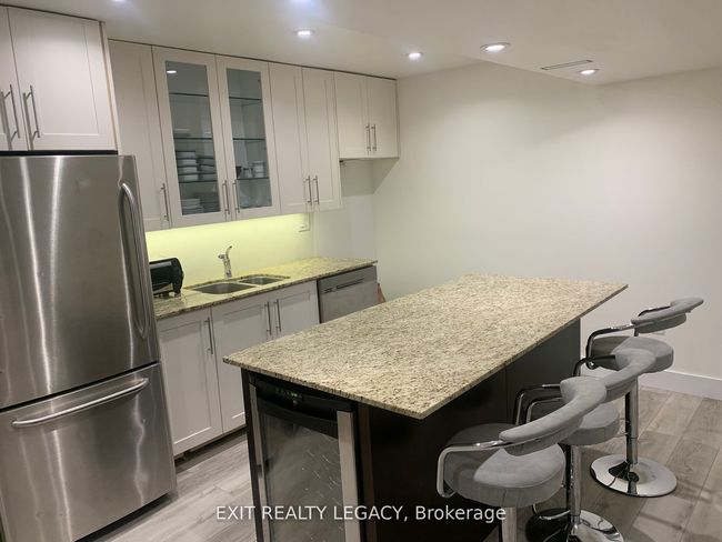 17 Camden Dr, House other with 2 bedrooms, 2 bathrooms and 1 parking in Concord ON | Image 7