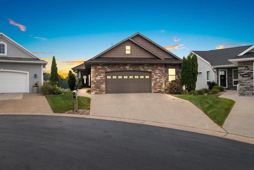 W6940 Hawkfield Court, Greenville, WI, 54942 | Card Image