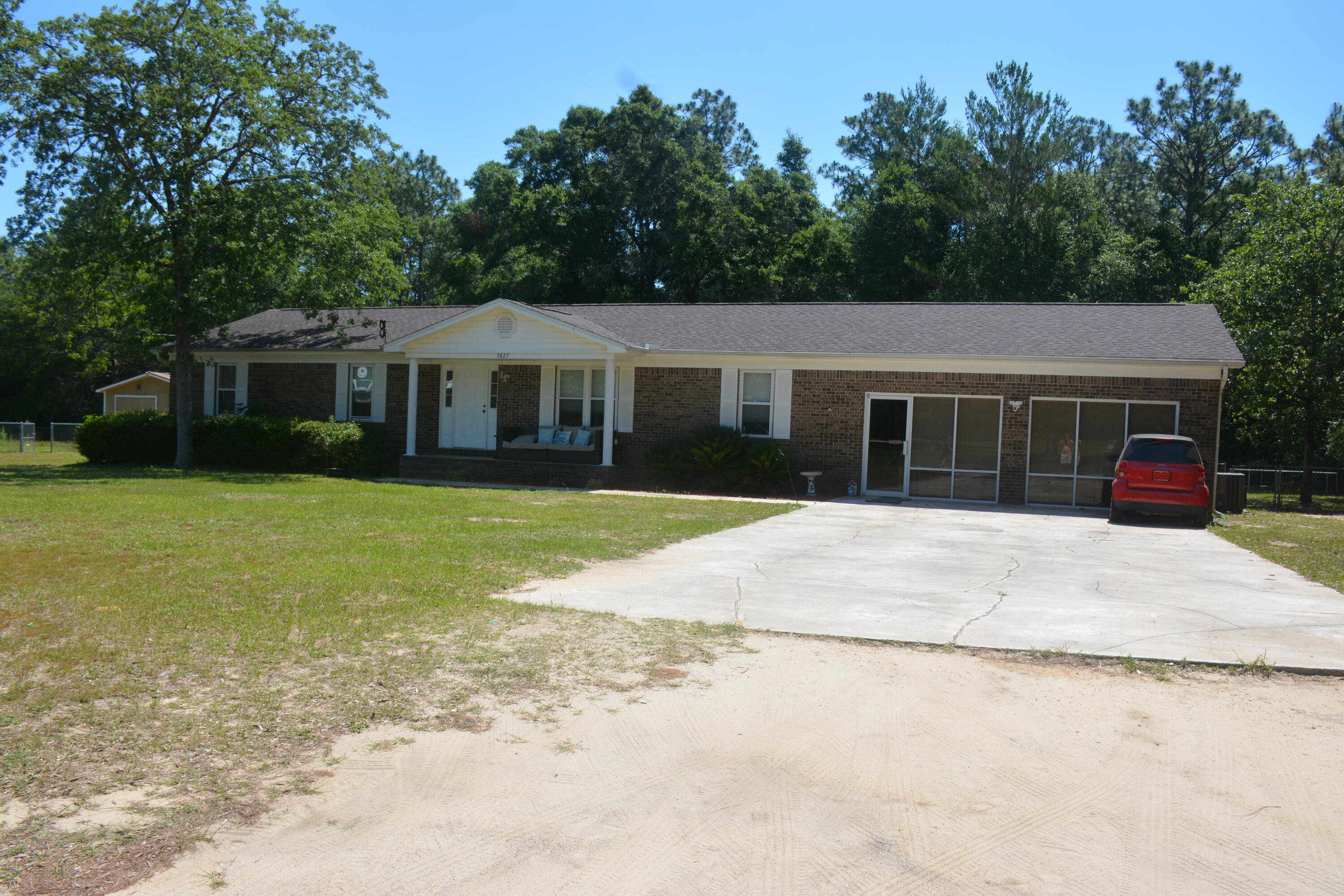 G I Trl, Crestview, FL 32539