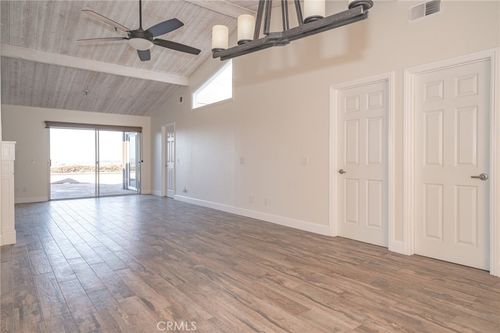 e5-2175 Pacific Ave, Costa Mesa, CA, 92627-3986 | Card Image