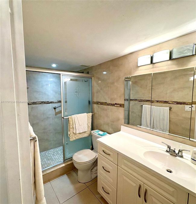 APT-221 - 3180 S Ocean Dr, Condo with 1 bedrooms, 1 bathrooms and null parking in Hallandale Beach FL | Image 7