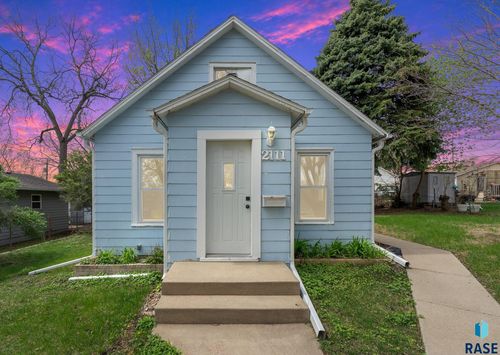 2111 S Spring Ave Avenue, Sioux Falls, SD, 57105 | Card Image