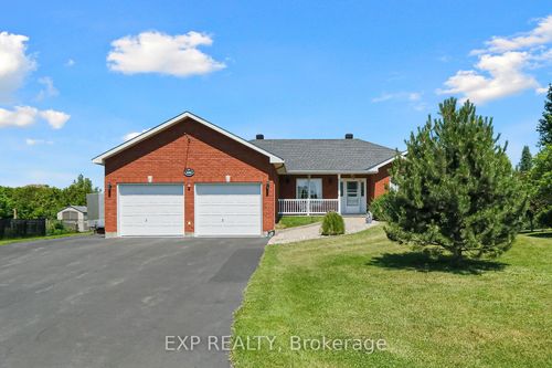 8059 Black Willow Lane, Metcalfe, ON, K0A2P0 | Card Image