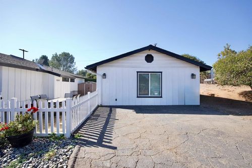 2627 Havencrest Dr, Fallbrook, CA, 92028 | Card Image