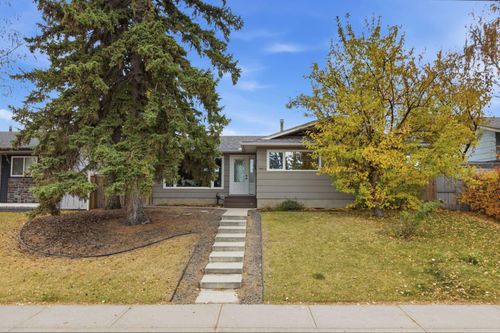 10015 Maplecreek Dr Se, Calgary, AB, T2J1T7 | Card Image