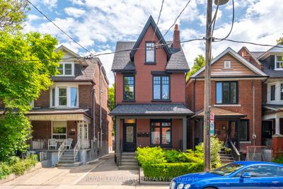 247 Concord Ave, Home with 3 bedrooms, 4 bathrooms and null parking in Toronto ON | Image 1