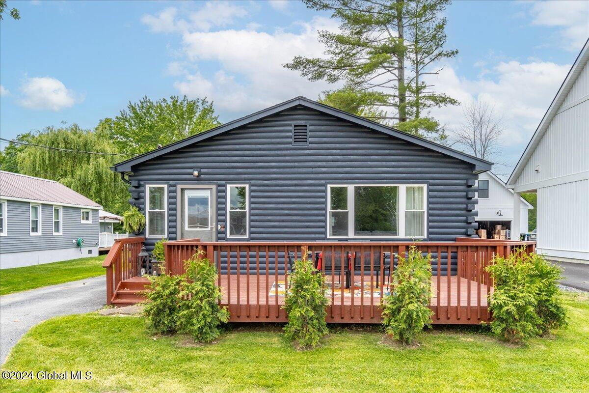 Kozy Ln, Malta, NY 12020
