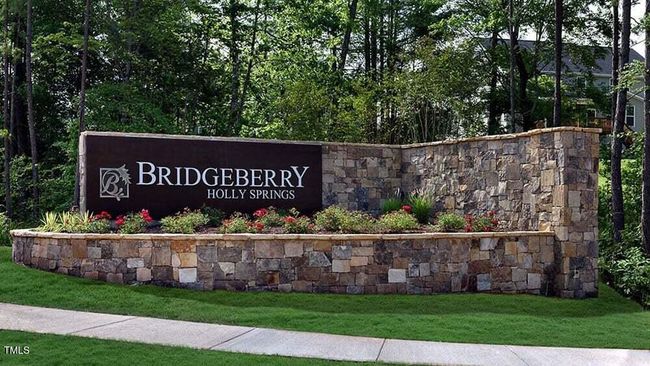 Bridgeberry Entrance Monument | Image 20
