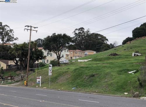 26660 Hayward Blvd, Hayward, CA, 94542-2005 | Card Image