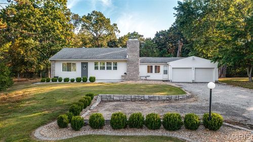 4182 Illinois Route 16, Litchfield, IL, 62056-4327 | Card Image