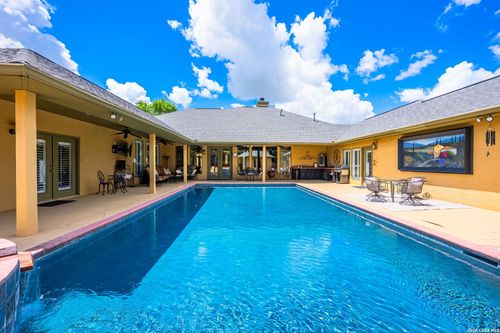 516 Winged Foot Ln, Kerrville, TX, 78028-6508 | Card Image