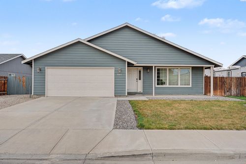 8007 Langara Dr, Pasco, WA, 99301 | Card Image