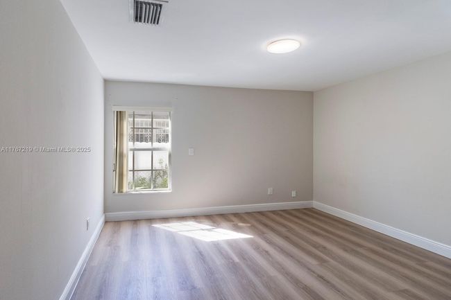 395 W 39 Th Pl, House other with 4 bedrooms, 2 bathrooms and null parking in Hialeah FL | Image 12