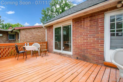 24370 Eureka Ave, Warren, MI, 48091-4440 | Card Image