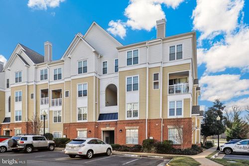 201-2111 Highcourt Ln, HERNDON, VA, 20170-5817 | Card Image