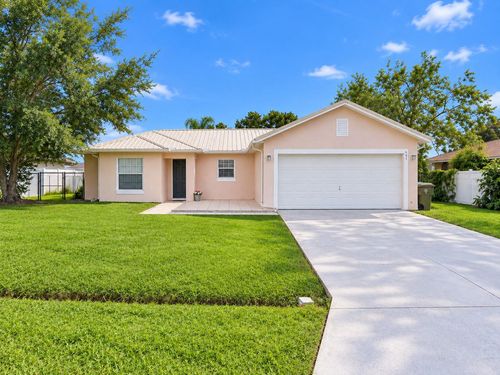 663 Heraldo Ct, Kissimmee, FL, 34758-3352 | Card Image
