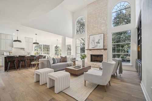 10 Lost Meadow Trl, The Hills, TX, 78738-1307 | Card Image