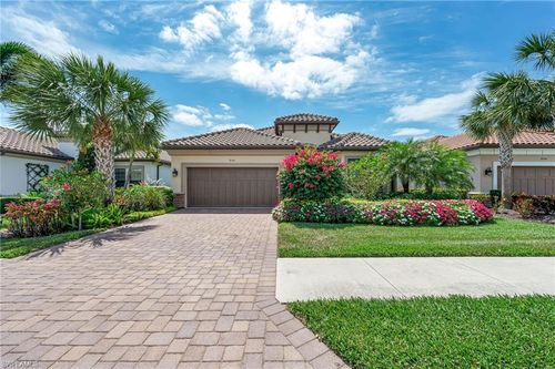 8540 Sevilla Ct, NAPLES, FL, 34114-2819 | Card Image