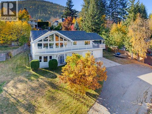 1570 16 Avenue Se, Salmon Arm, BC, V1E2M7 | Card Image
