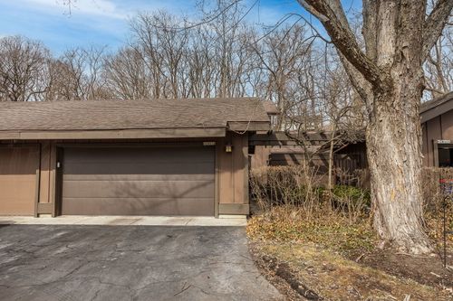 42W470 Red Bud Ct, St. Charles, IL, 60175-8273 | Card Image