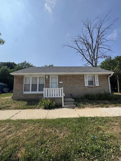 5525 N Long Island Drive, Milwaukee, WI, 53209 | Card Image