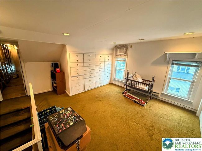 213 E Main St, House other with 4 bedrooms, 2 bathrooms and null parking in Pen Argyl PA | Image 23