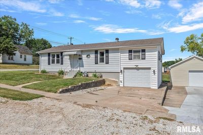 424 W Perry Street, House other with 3 bedrooms, 1 bathrooms and null parking in Pittsfield IL | Image 3