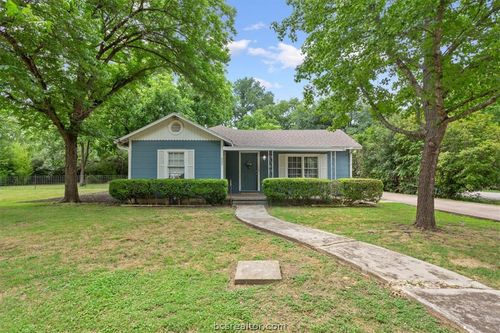 802 Avenue A, Valley Mills, TX, 76689-4573 | Card Image