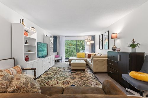 216-215 Barry Ave S, Wayzata, MN, 55391-1647 | Card Image