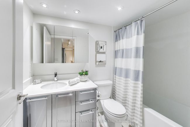 826 - 35 Bastion St, Condo with 1 bedrooms, 1 bathrooms and 1 parking in Toronto ON | Image 11