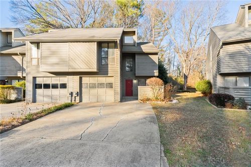 1064 Creatwood Cir Se, Smyrna, GA, 30080-8211 | Card Image