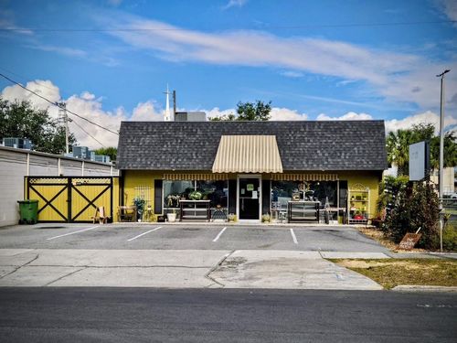 155 Avenue B Sw, WINTER HAVEN, FL, 33880-2942 | Card Image