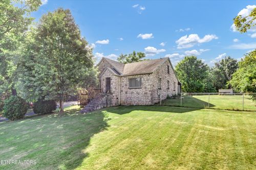 912 E Hendron Chapel Rd, Knoxville, TN, 37920-9150 | Card Image