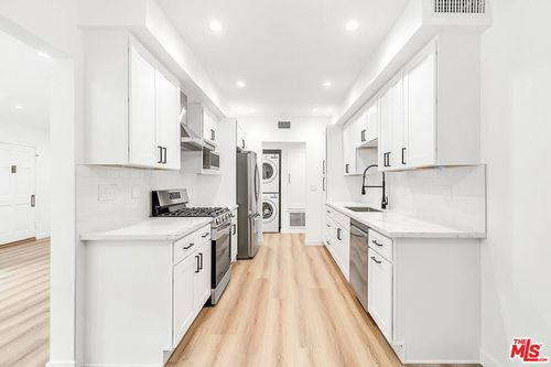 1846 El Cerrito Pl, Los Angeles, CA, 90068-3739 | Card Image