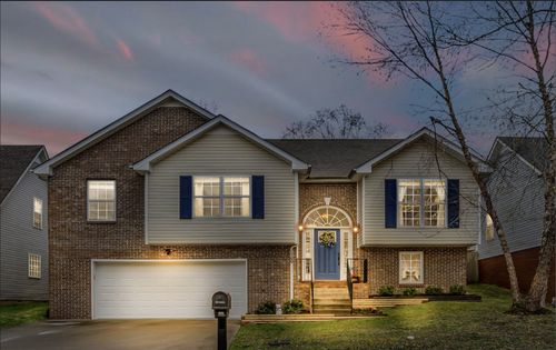 1589 Hedgewood Rd, Clarksville, TN, 37042-8679 | Card Image