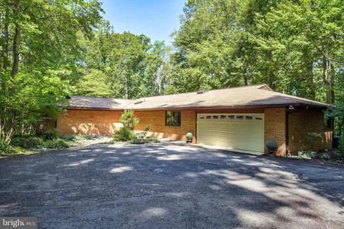 2026 Hunter Mill Rd, VIENNA, VA, 22181-2805 | Card Image
