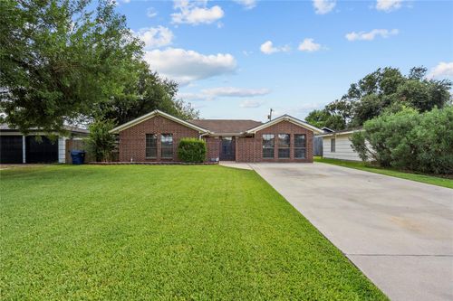 1421 16th Ave N, Texas City, TX, 77590-5323 | Card Image