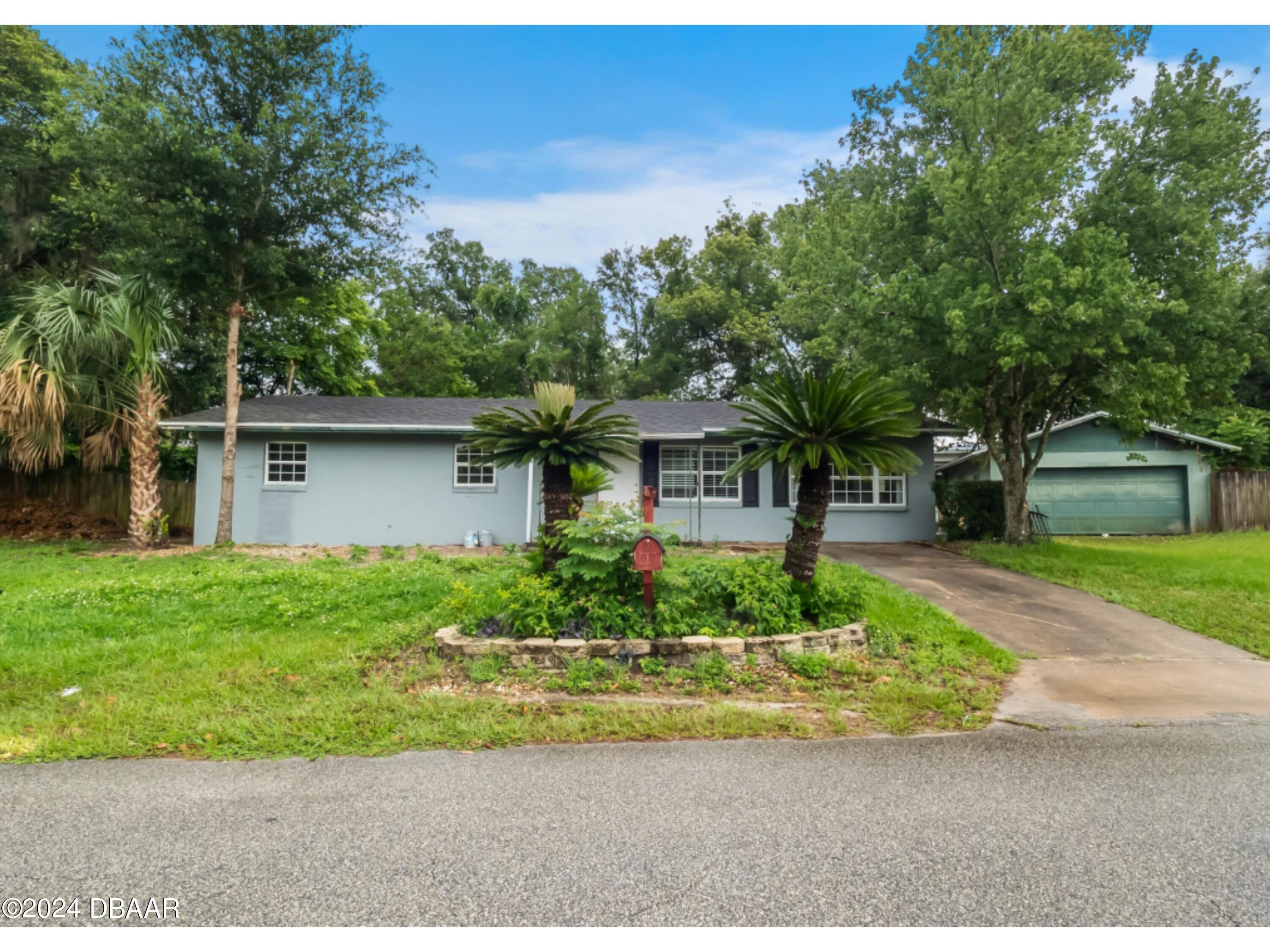 Lantern Ln, Orange City, FL 32763